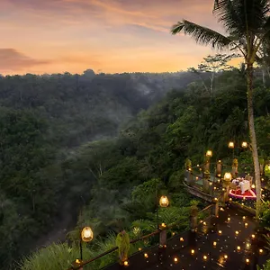 ***** Station touristique Pramana Watu Kurung Indonésie